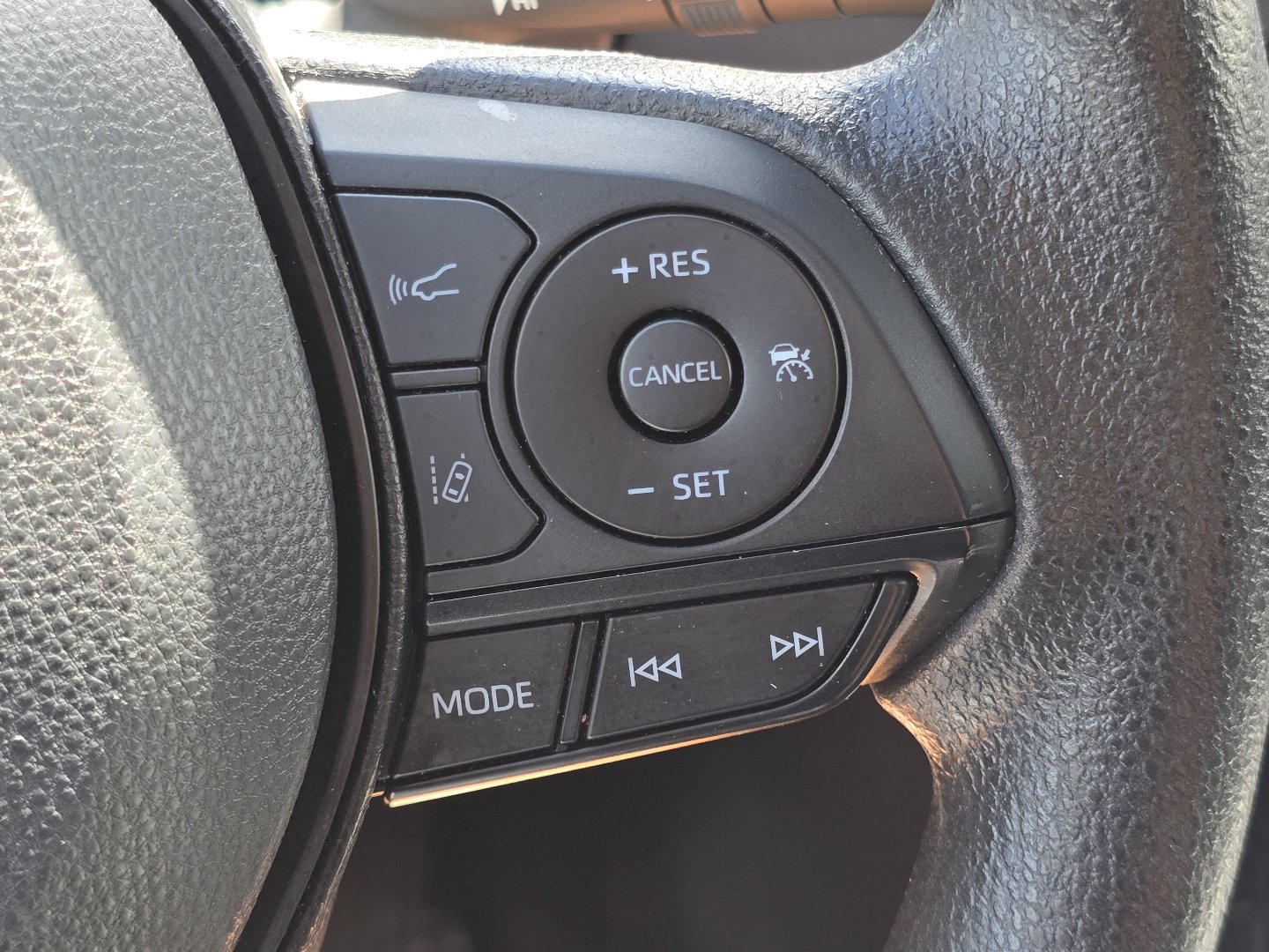 Used 2024 Toyota RAV4 XLE FWD image 11