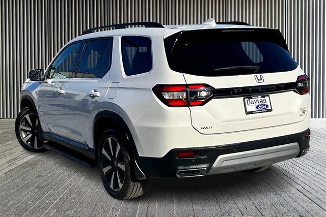 Used 2023 Honda Pilot Elite image 12