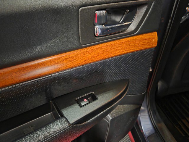 Used 2014 Subaru Outback 2.5i Limited image 32