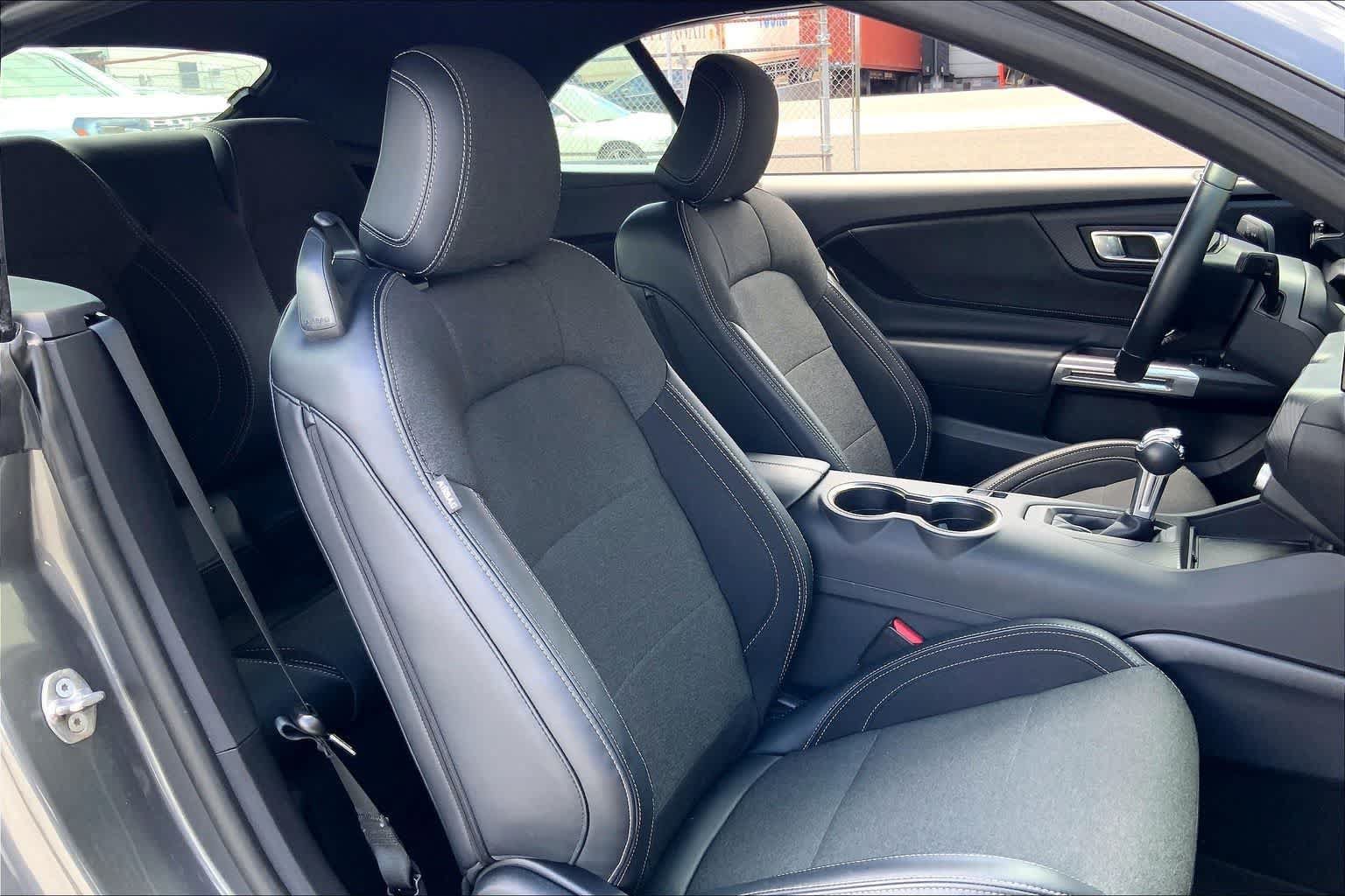 Used 2025 Ford Mustang Convertible RWD image 12