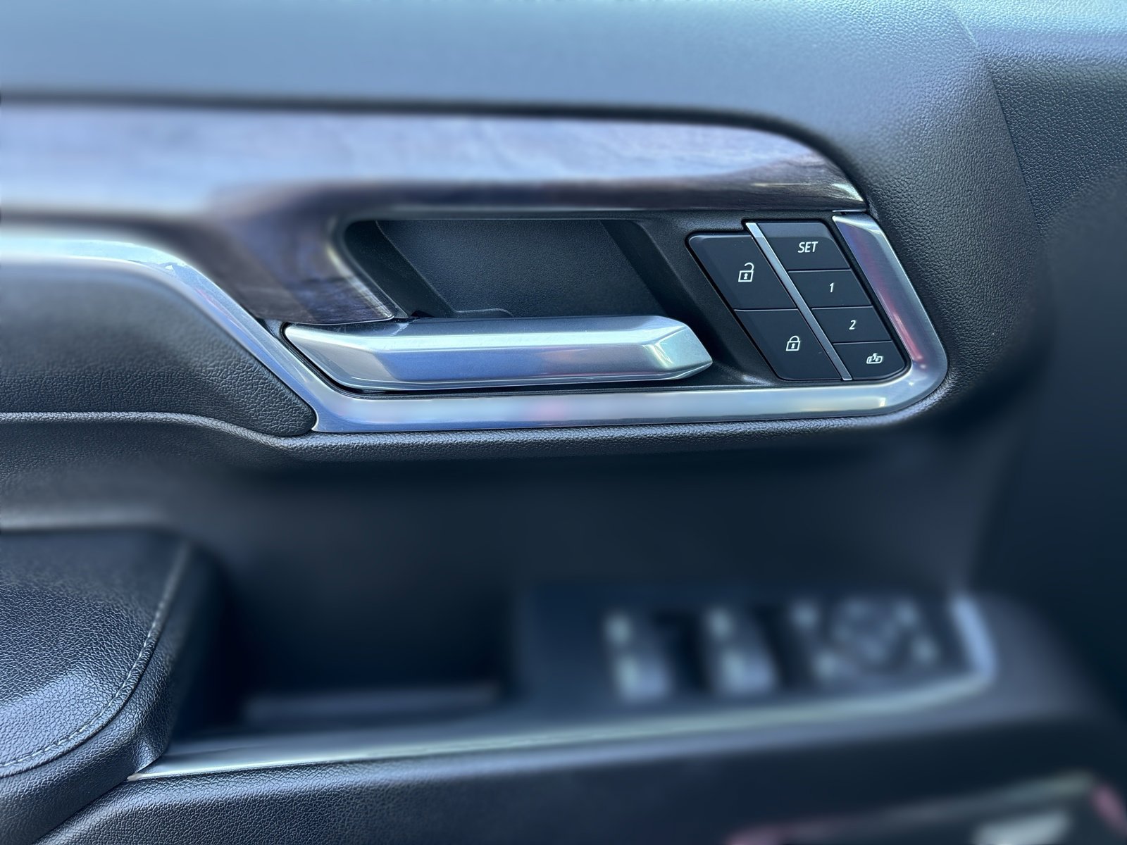 Used 2023 Chevrolet Silverado 1500 LTZ w/ Technology Package image 21