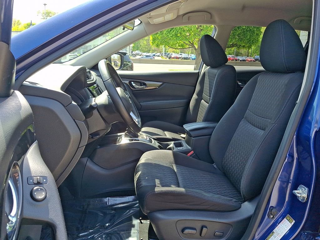 Used 2019 Nissan Rogue SV AWD/4WD image 15