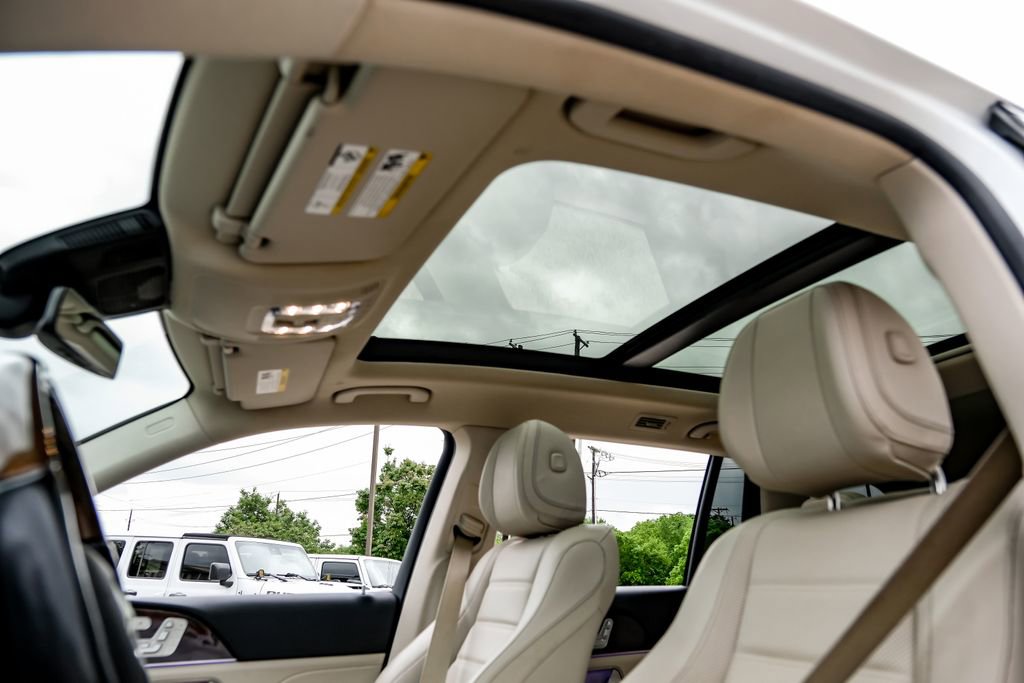 Used 2023 Mercedes-Benz GLS 580 4MATIC image 28
