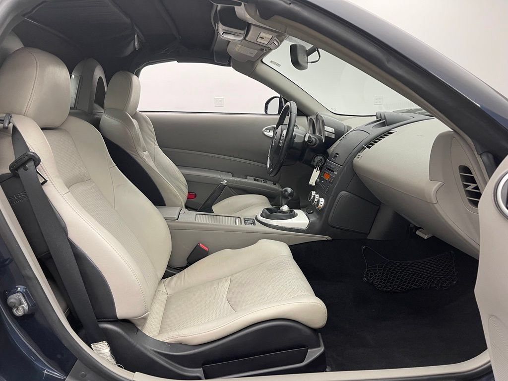 Used 2007 Nissan 350Z Touring RWD image 32