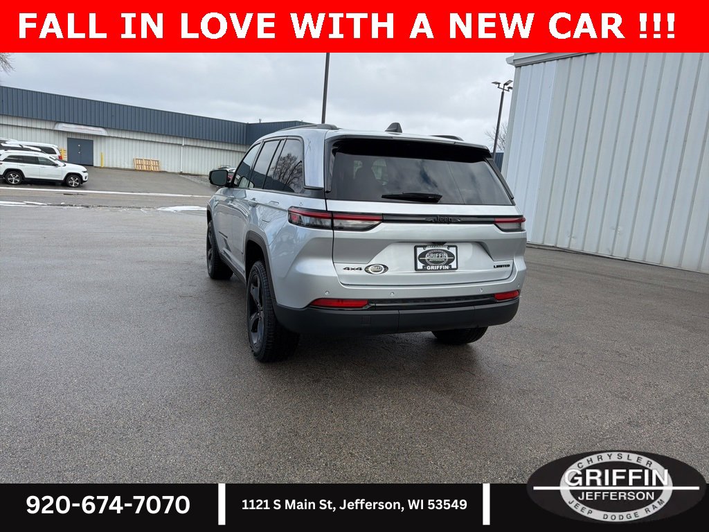 New 2025 Jeep Grand Cherokee Limited w/ Black Appearance Package image 12