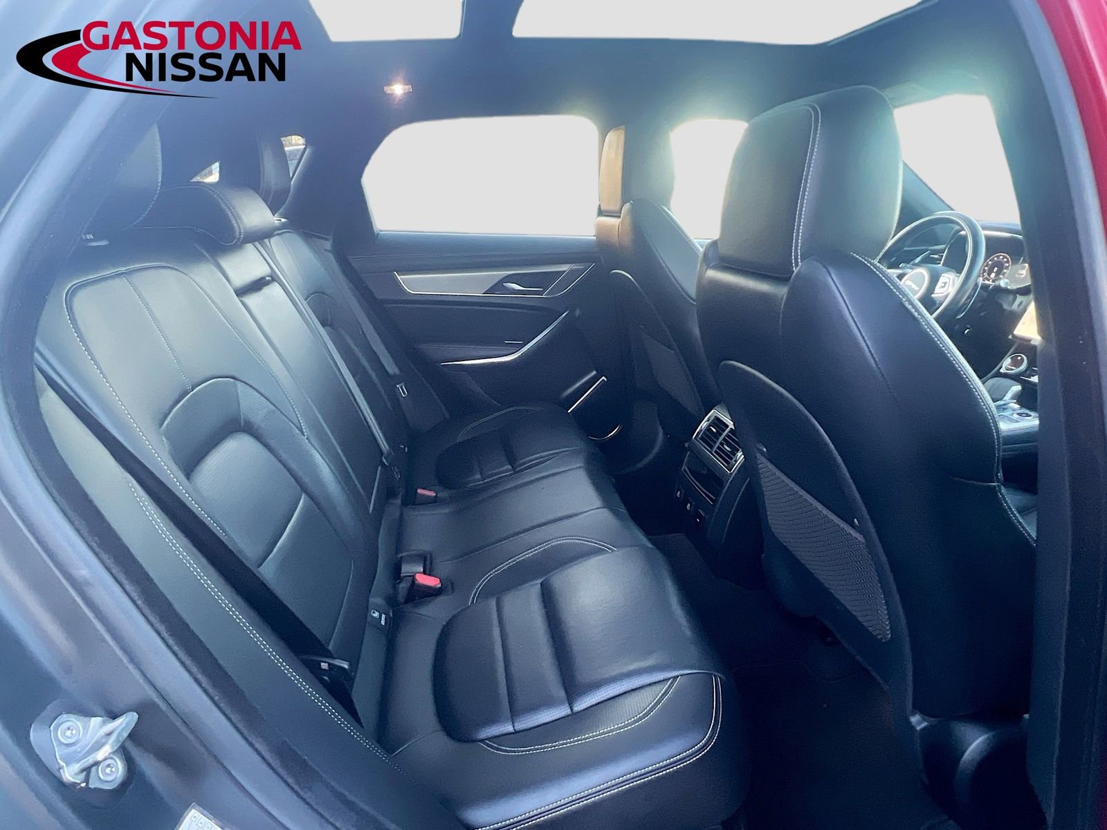 Used 2024 Jaguar F-PACE R-Dynamic S image 37