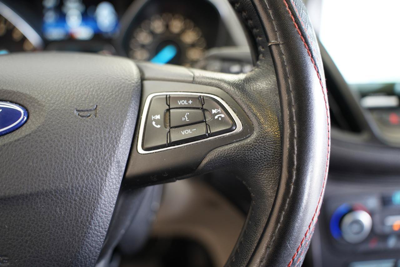 Used 2018 Ford Escape Titanium AWD/4WD image 16