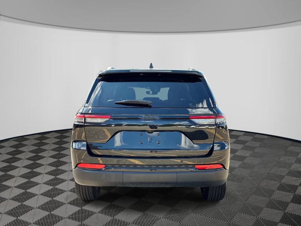 Certified 2024 Jeep Grand Cherokee Altitude AWD/4WD image 6