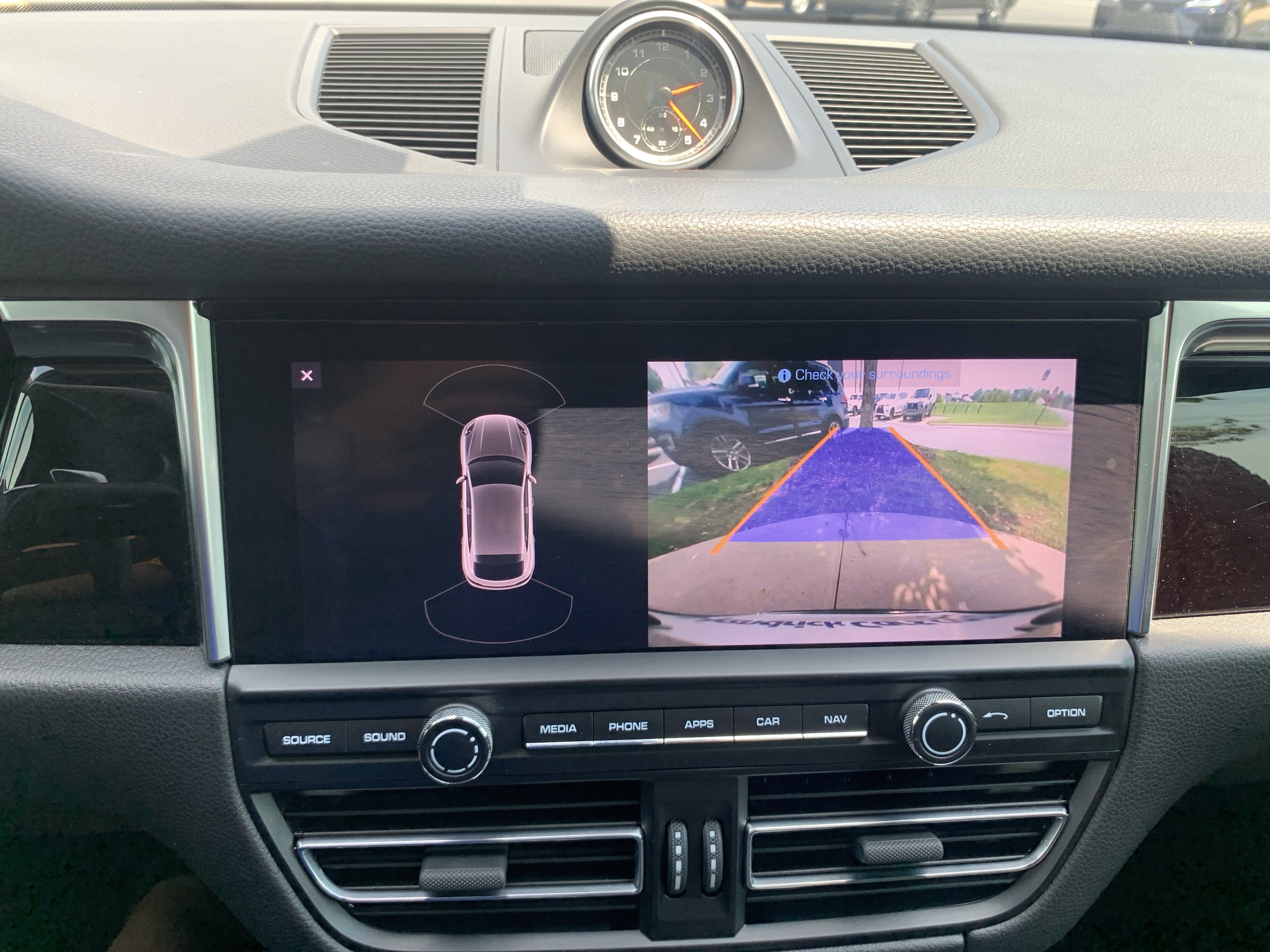 Used 2019 Porsche Macan AWD/4WD image 25