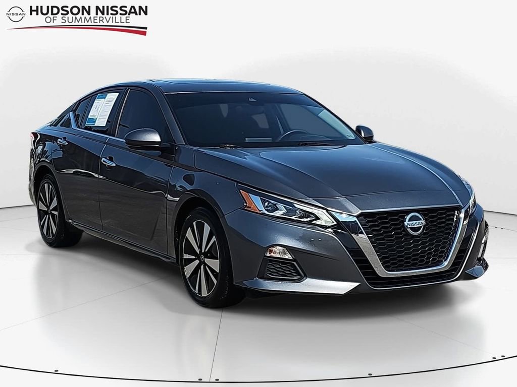 Used 2022 Nissan Altima 2.5 SV w/ SV Premium Package