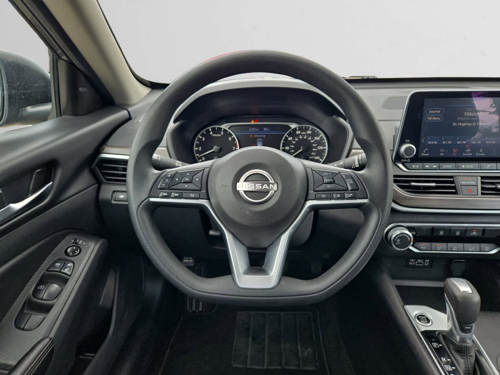 Used 2025 Nissan Altima 2.5 SV FWD image 12