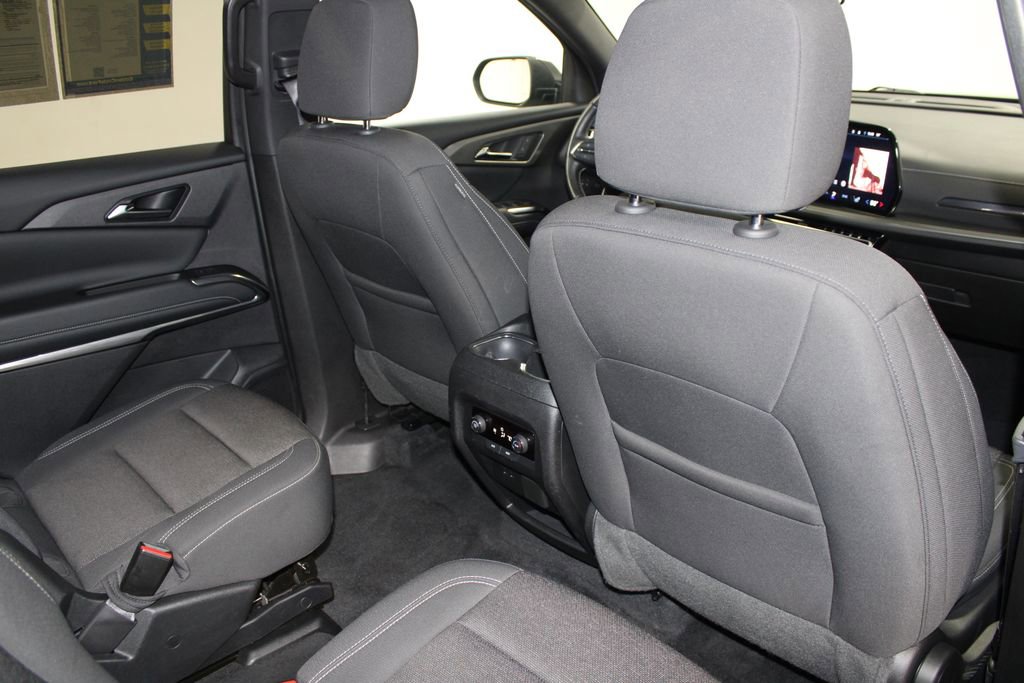 Used 2024 Chevrolet Traverse LT image 33