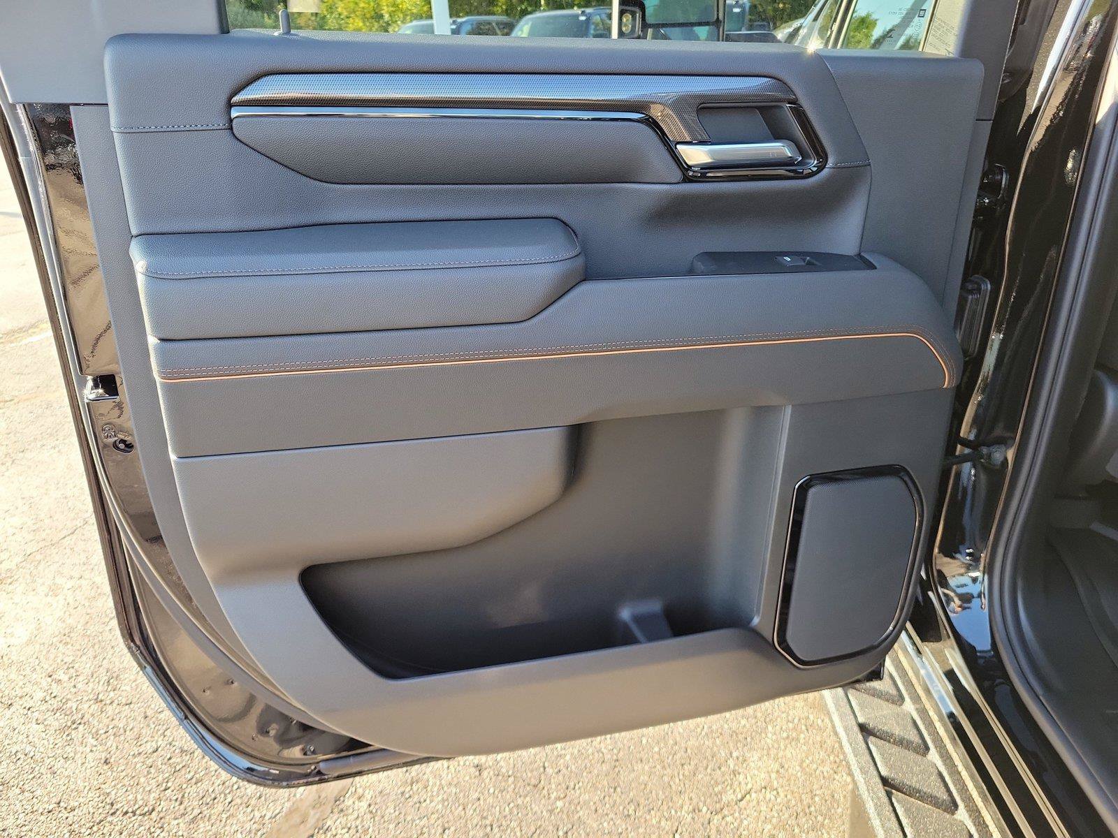 New 2026 GMC Sierra 2500 AT4 w/ AT4 Premium Plus Package AWD/4WD image 13