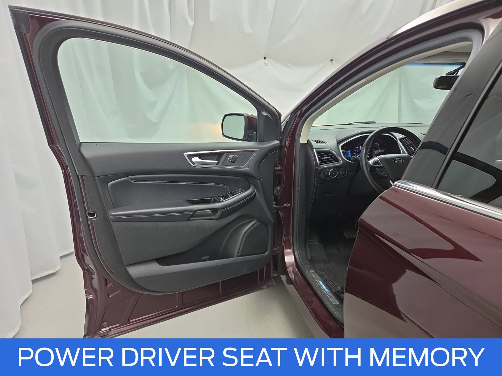 Used 2017 Ford Edge Titanium w/ Equipment Group 301A AWD/4WD image 14