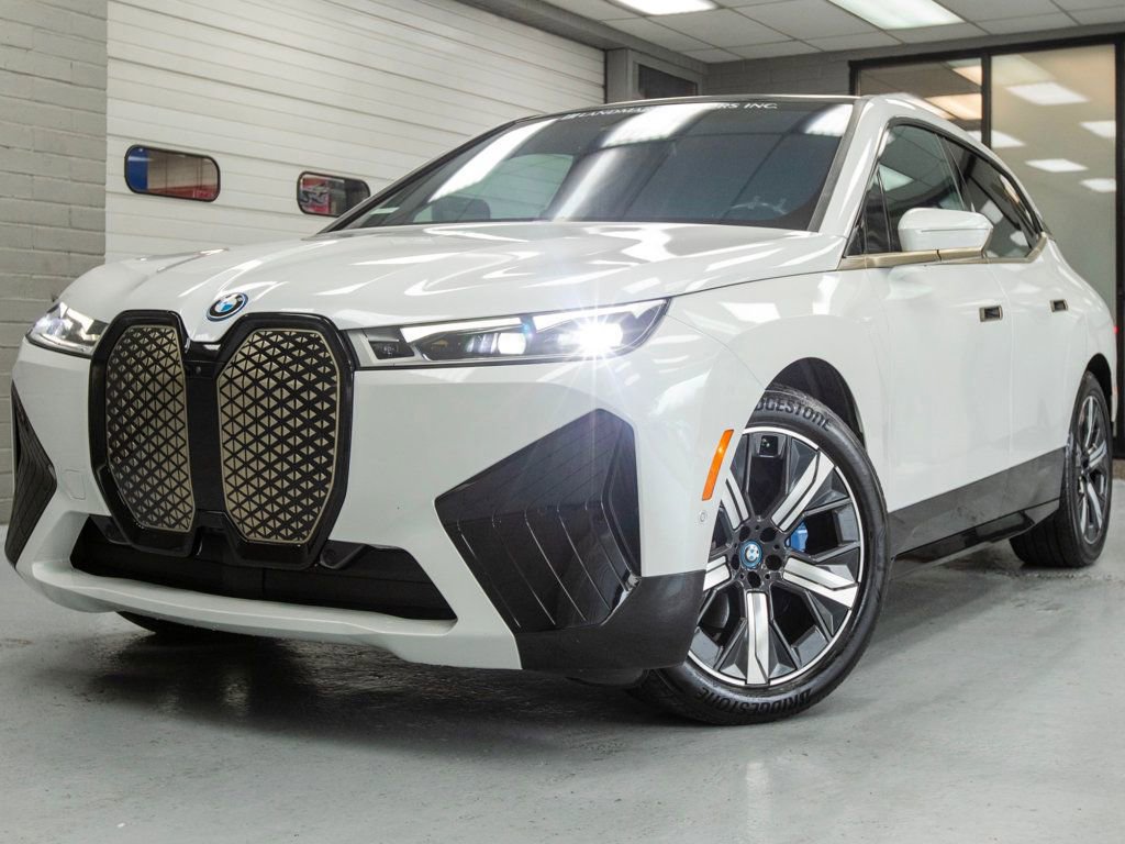 Used 2023 BMW iX xDrive50 w/ Premium Package AWD/4WD image 2