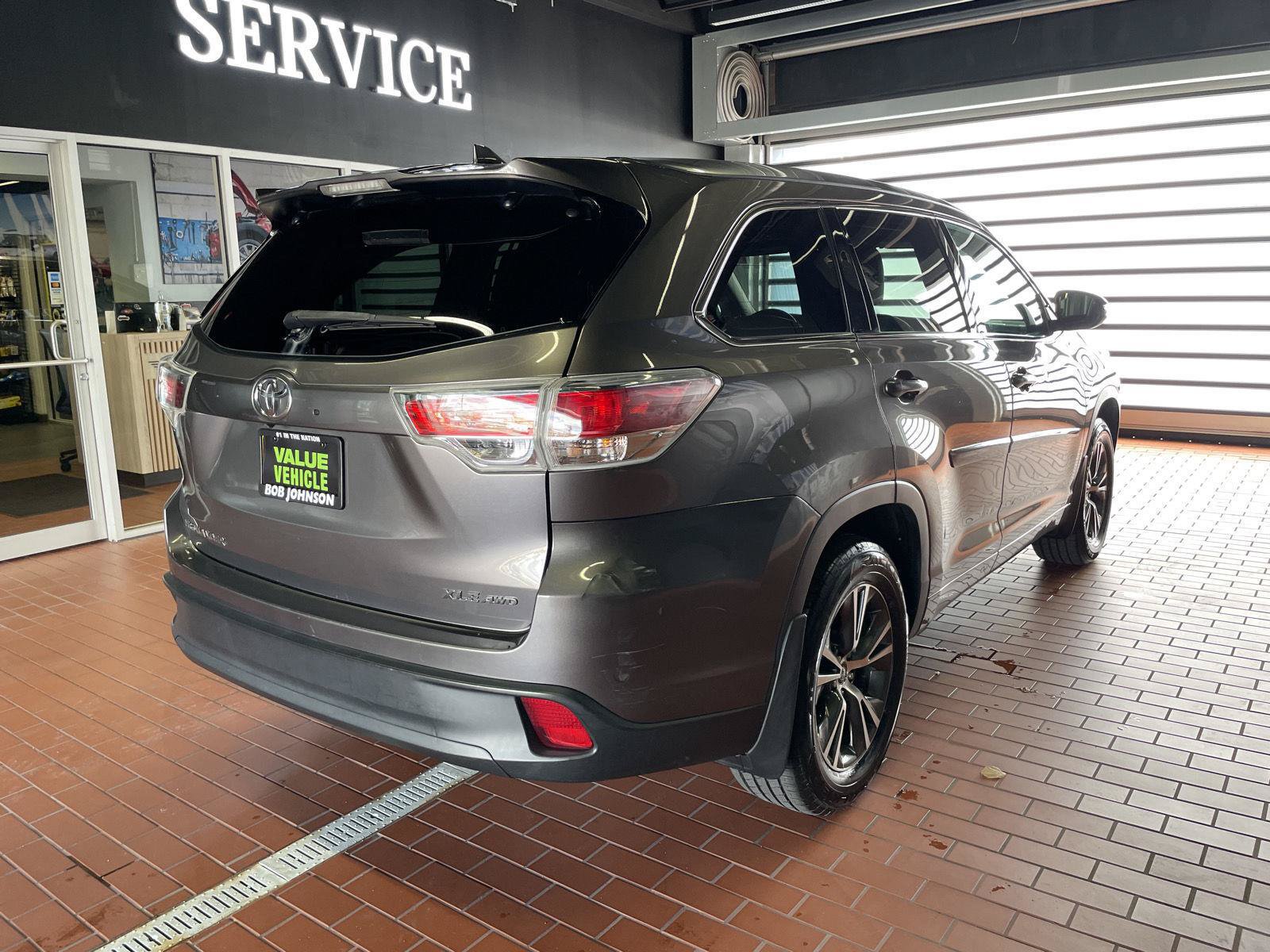 Used 2016 Toyota Highlander XLE AWD/4WD image 7