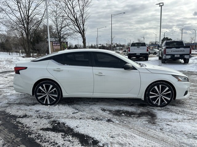 Certified 2022 Nissan Altima 2.5 SR image 3