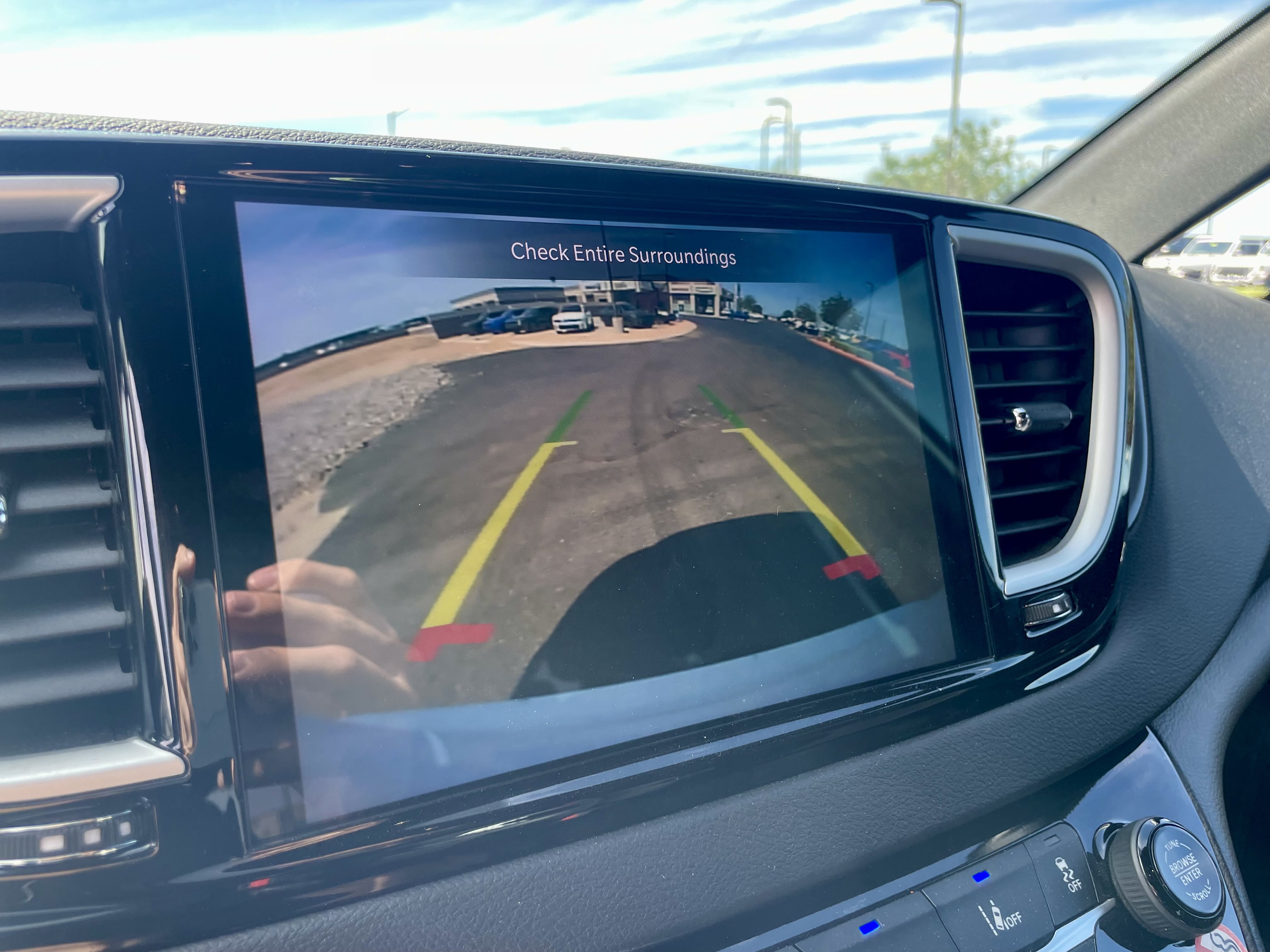 Used 2025 Chrysler Pacifica Select FWD image 18