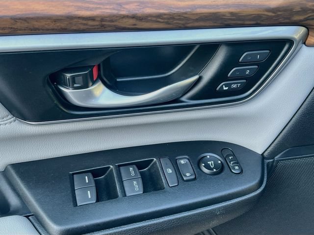 Used 2018 Honda CR-V Touring image 12