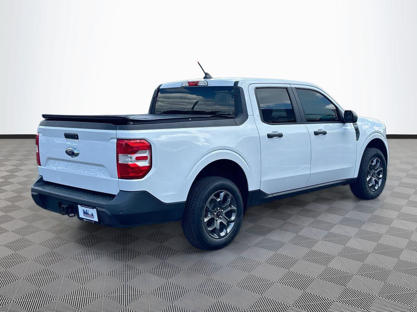 Used 2022 Ford Maverick XLT FWD image 5