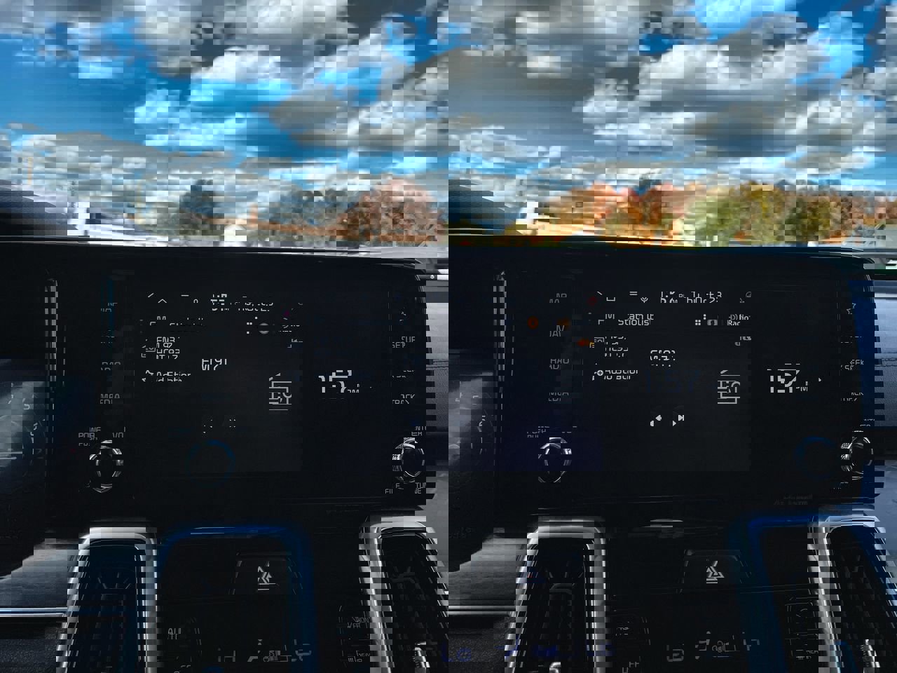 Certified 2023 Kia Sorento SX image 13