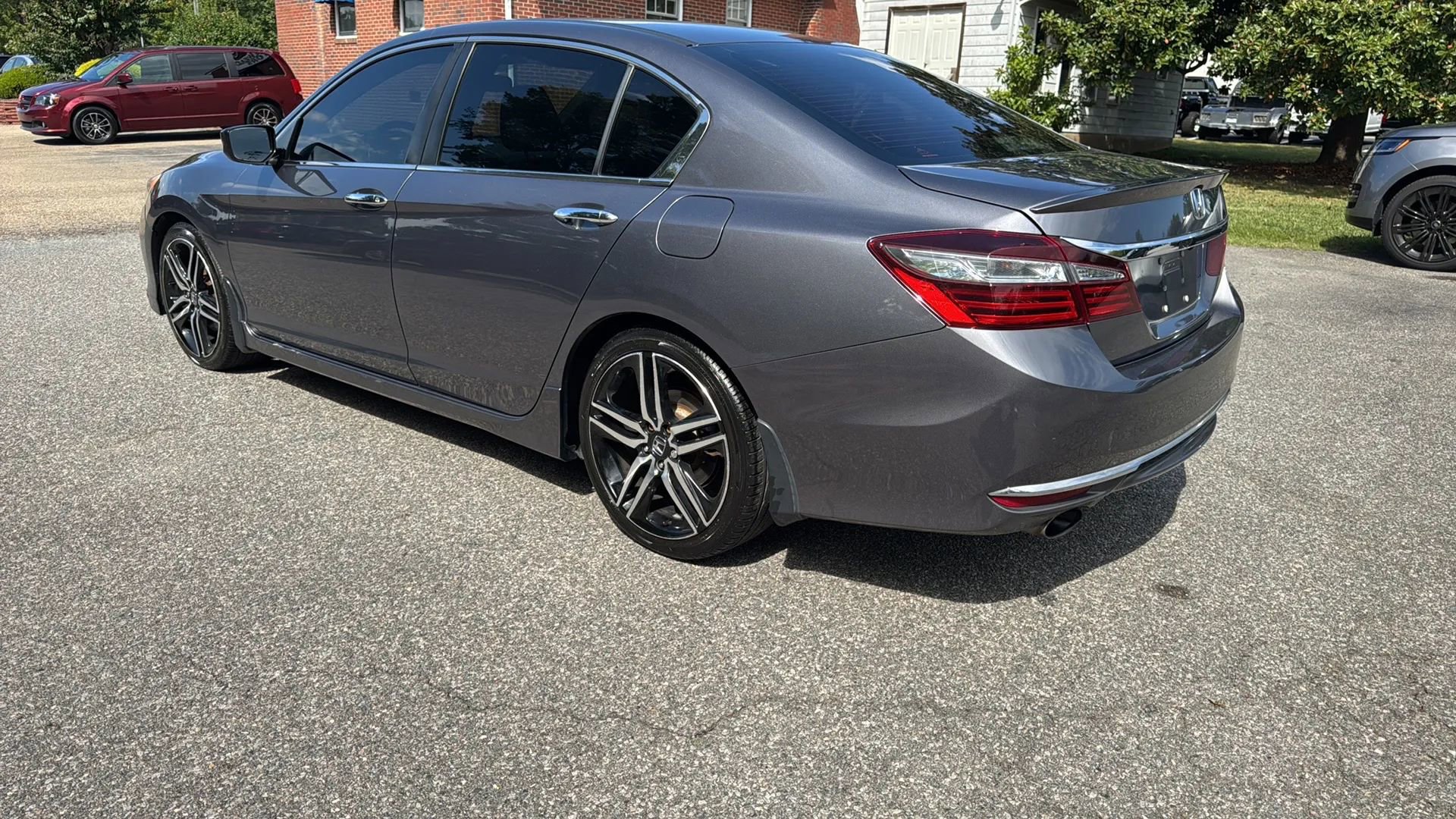 Used 2017 Honda Accord Sport image 7