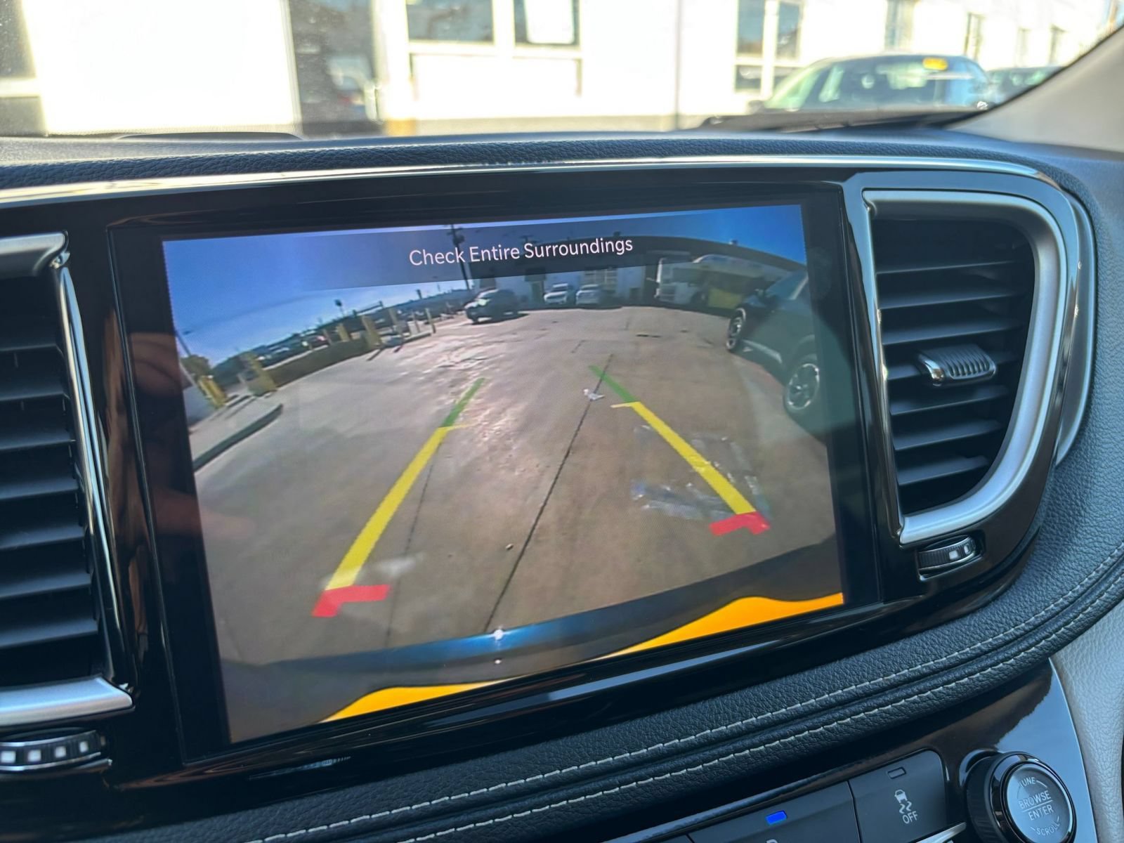 Used 2023 Chrysler Pacifica Touring-L FWD image 26