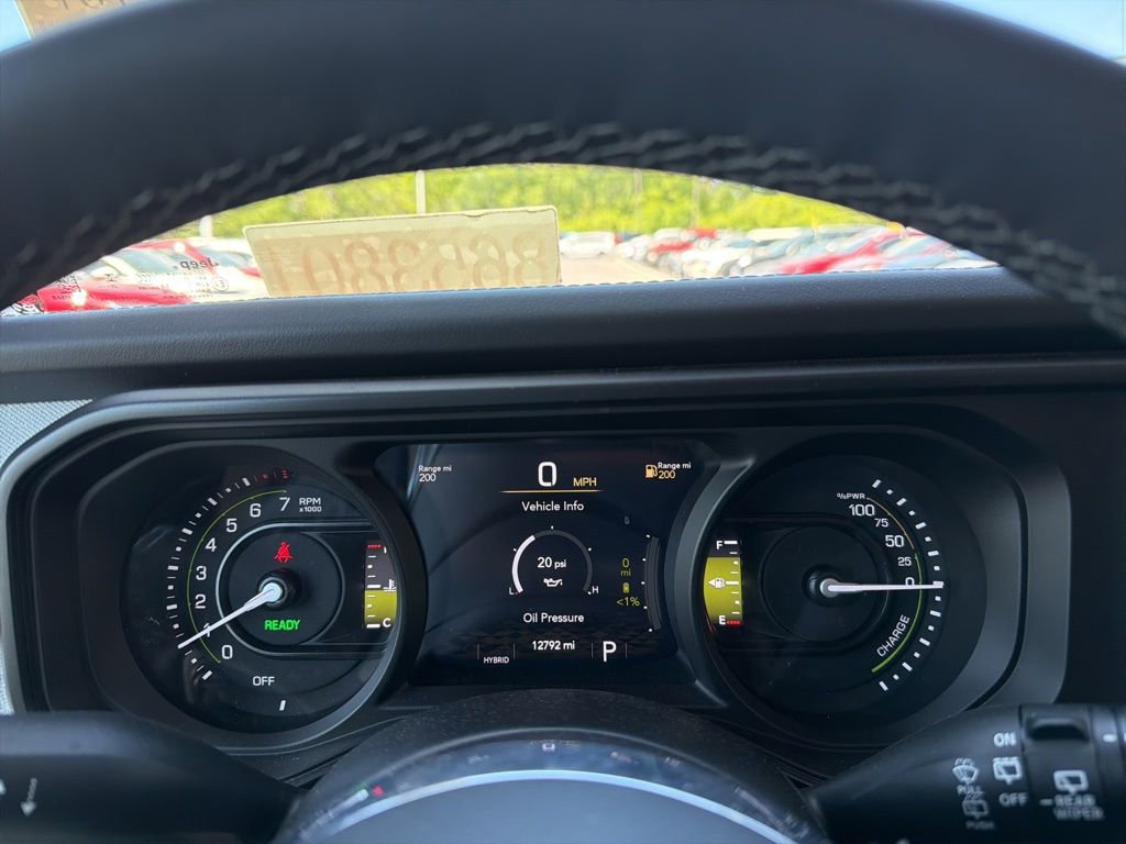 Used 2025 Jeep Wrangler Unlimited Sahara AWD/4WD image 24