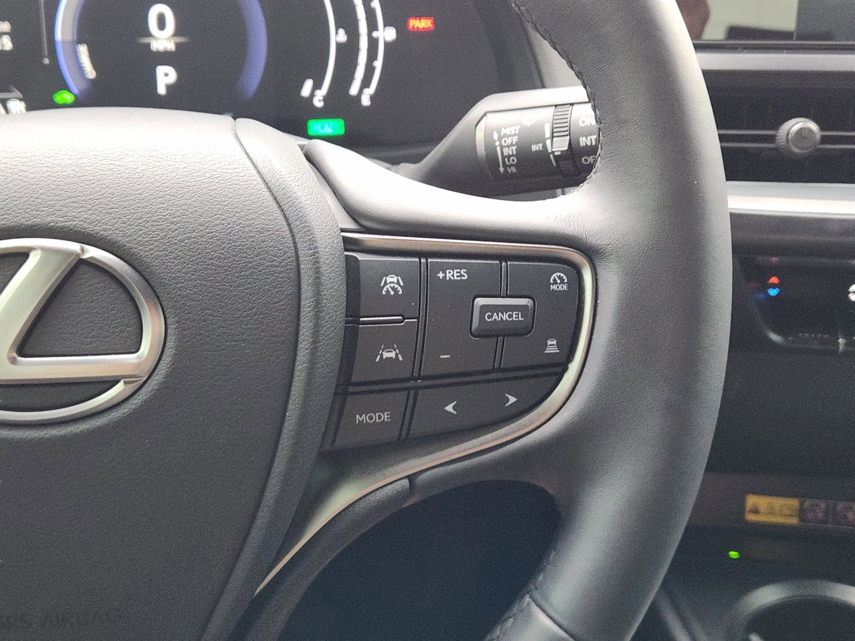 Certified 2025 Lexus UX 300h FWD w/ Accessory Package (Z1) image 6