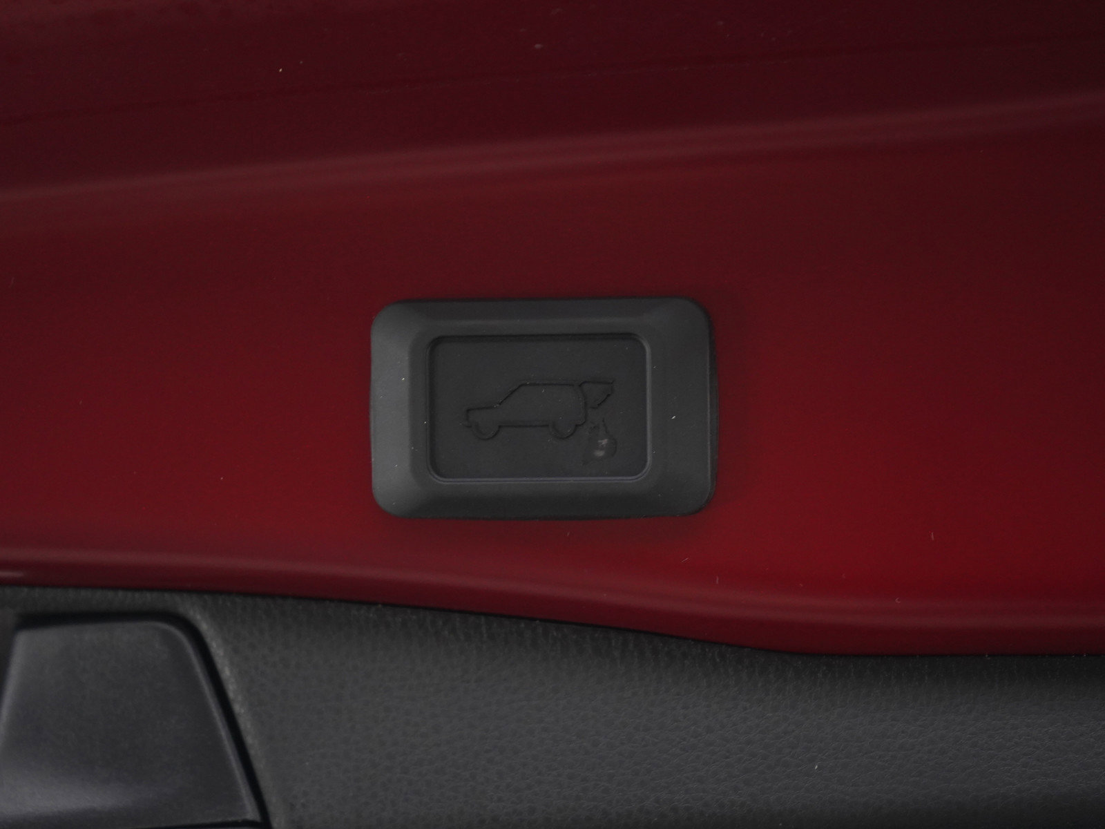 Used 2025 Toyota RAV4 Limited w/ Weather Package image 17