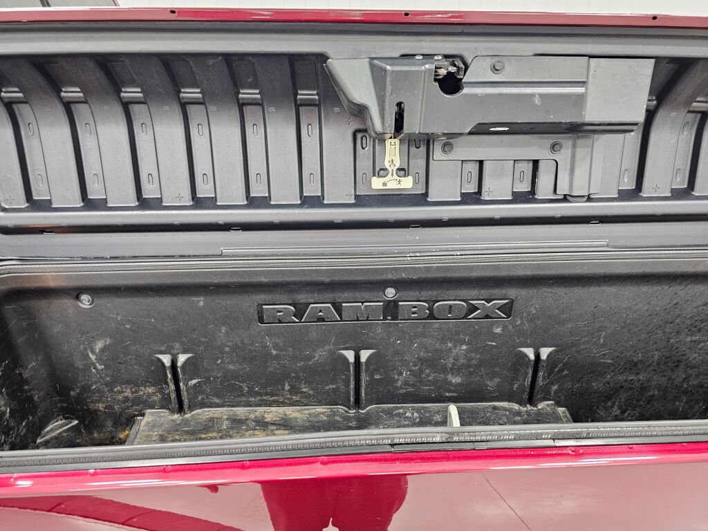 Used 2017 RAM 1500 Laramie w/ Convenience Group AWD/4WD image 15