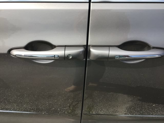 Used 2017 Chrysler Pacifica Touring-L FWD image 20