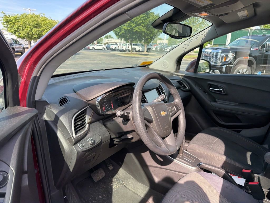 Used 2017 Chevrolet Trax LS AWD/4WD image 9