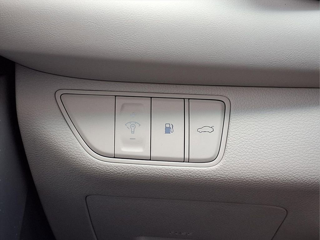 Used 2024 Genesis G70 2.5T image 18