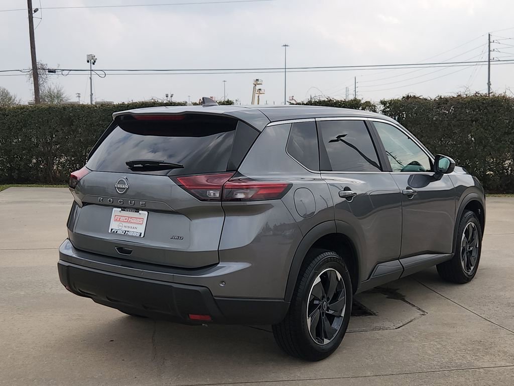 Used 2025 Nissan Rogue SV image 5
