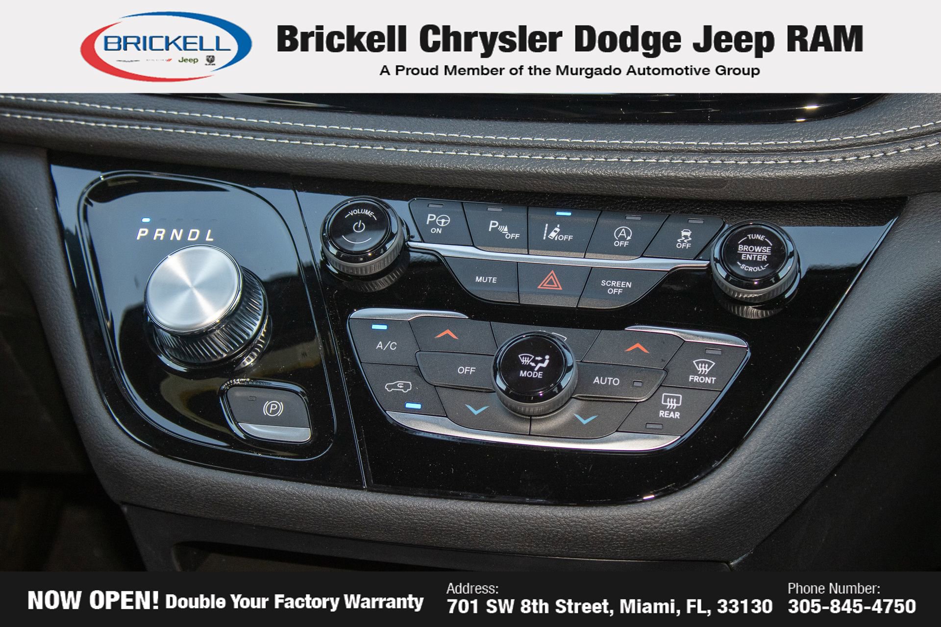 New 2025 Chrysler Pacifica Select FWD image 28