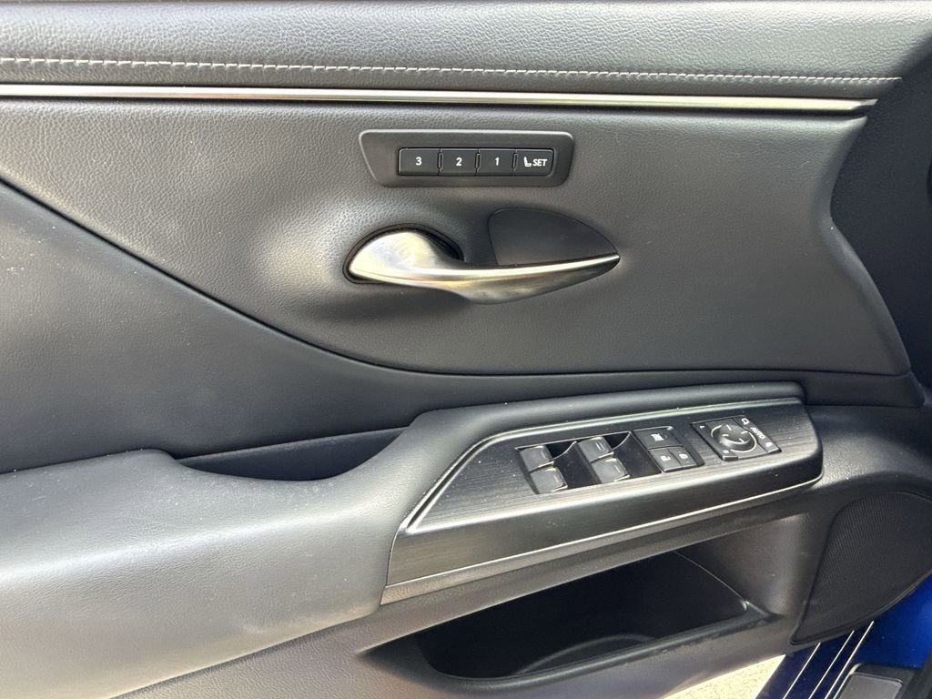 Used 2021 Lexus ES 350 F Sport w/ Accessory Package 2 FWD image 29