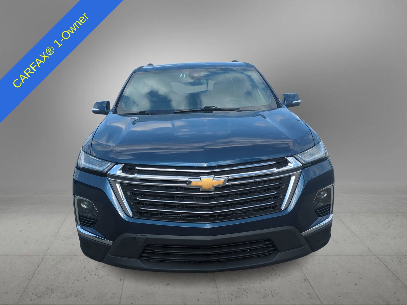 Used 2023 Chevrolet Traverse LT image 3