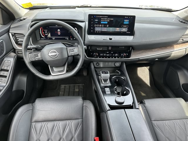 Certified 2025 Nissan Rogue Platinum w/ Platinum Premium Package AWD/4WD image 25