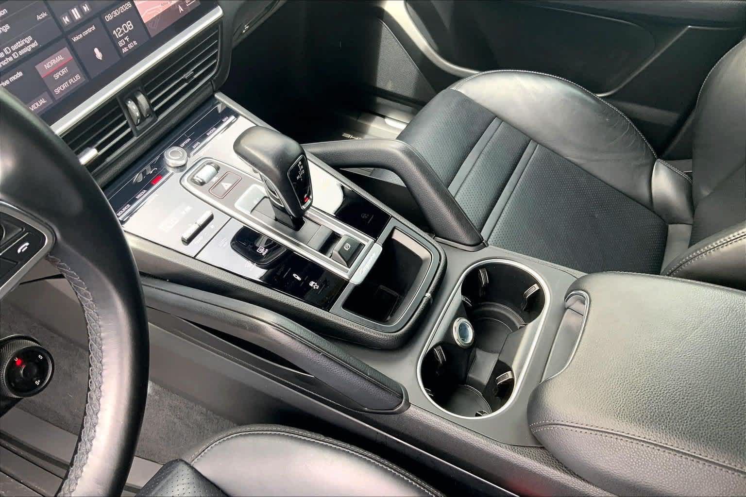 Used 2021 Porsche Cayenne S AWD/4WD image 16