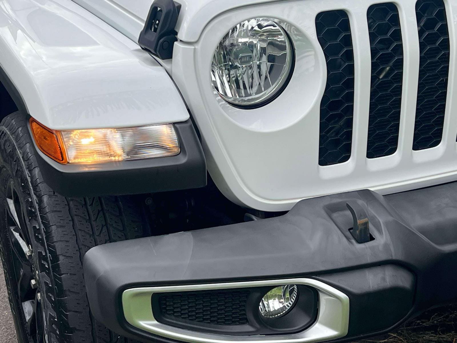 Used 2023 Jeep Gladiator Sport AWD/4WD image 5