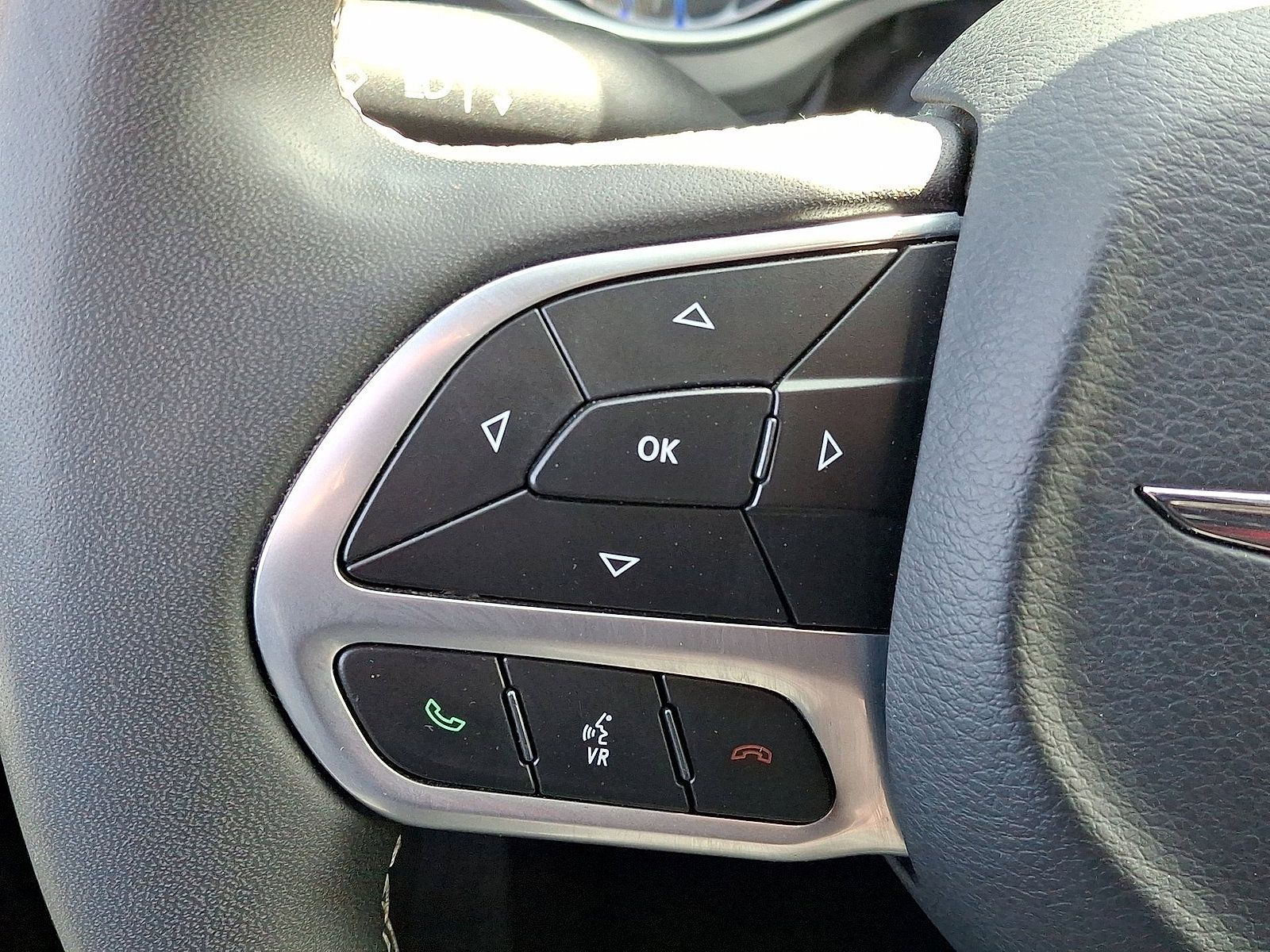 Used 2025 Chrysler Pacifica Select FWD image 17