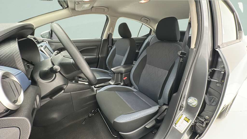 Used 2025 Nissan Versa SV FWD image 13