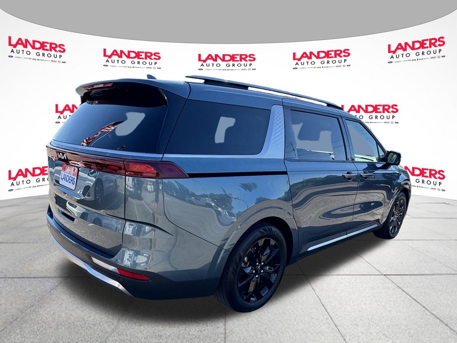 Used 2024 Kia Carnival SX image 3