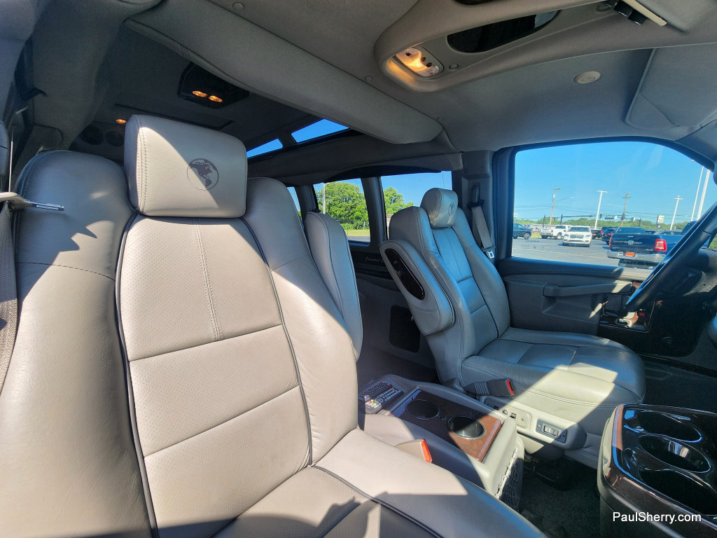 Used 2019 Chevrolet Express 2500 RWD image 47
