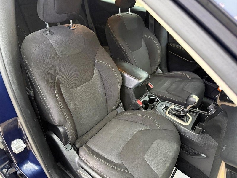 Used 2016 Jeep Cherokee Latitude image 11