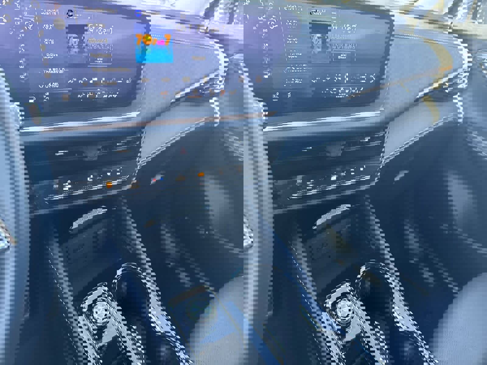 Used 2025 Buick Envision Sport Touring image 19