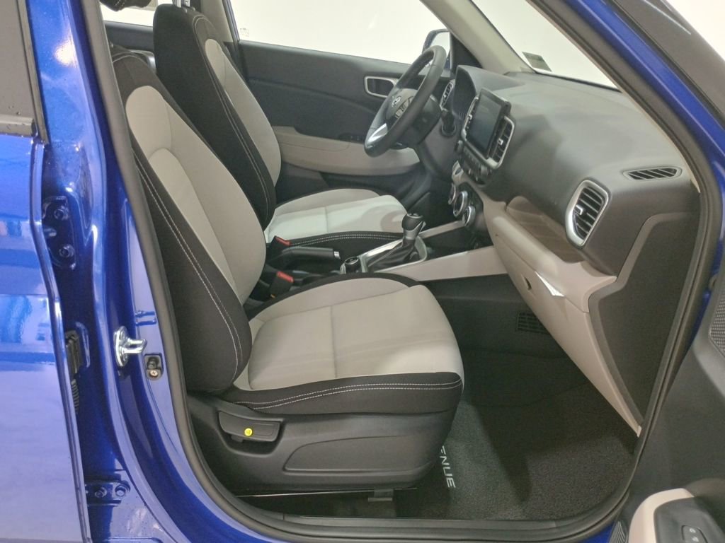 New 2026 Hyundai Venue SEL FWD image 14