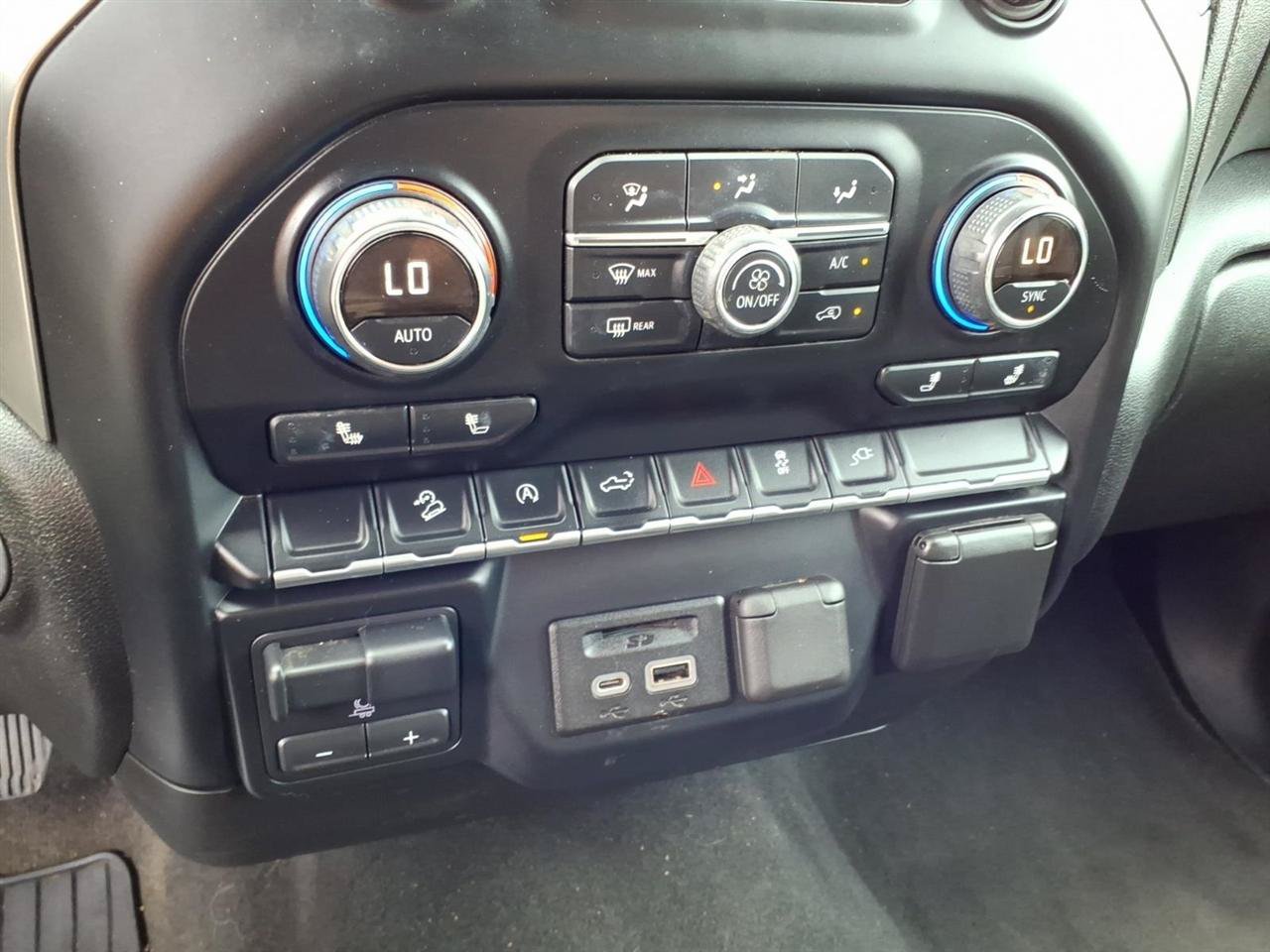 Used 2019 Chevrolet Silverado 1500 LT w/ All-Star Edition AWD/4WD image 26