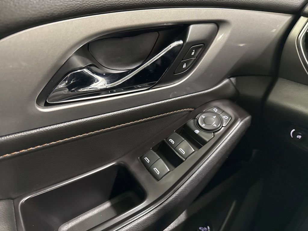 Used 2020 Chevrolet Traverse LT w/ Driver Confidence II Package image 18